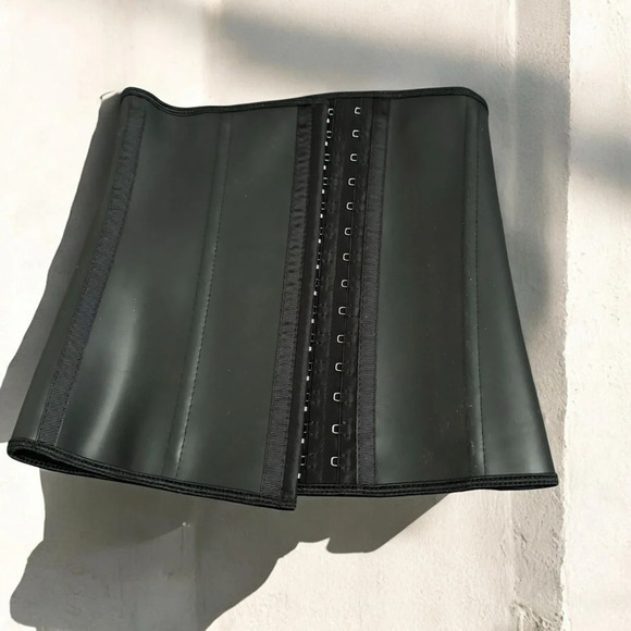 NEW Latex Waist trainer with steel boning - Picture 2 of 7